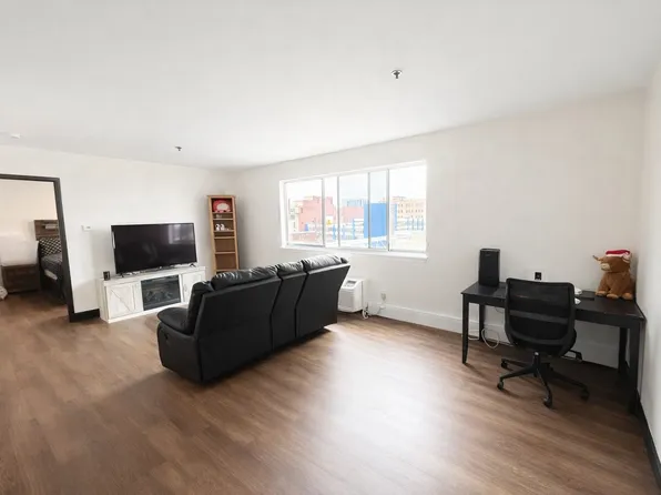 400 1st St SE APT 303, Cedar Rapids, IA 52401