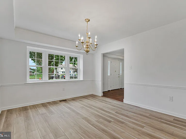 12805 Melvue Ct — Photo 6