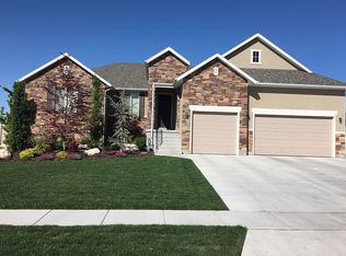 1564 S Seabiscuit Dr, Kaysville, UT 84037