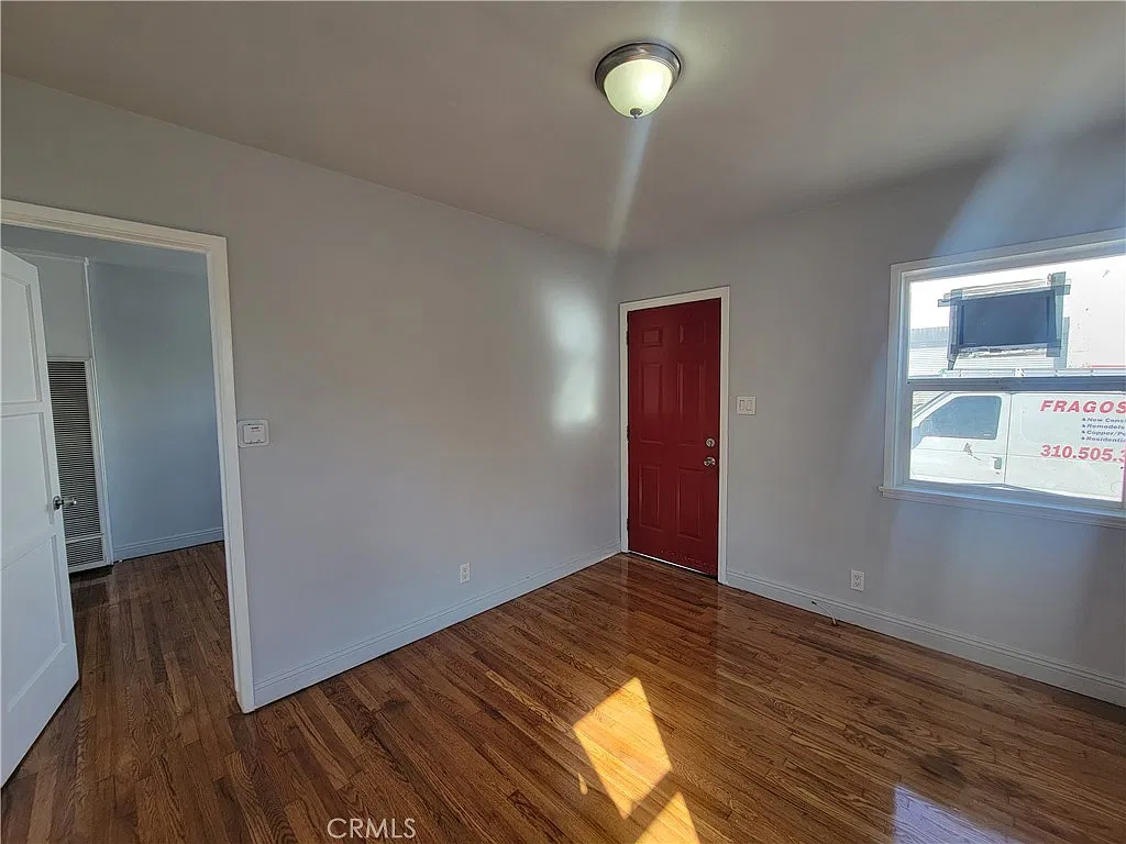 1 bed, 550 sqft, $1,600 — Photo 2