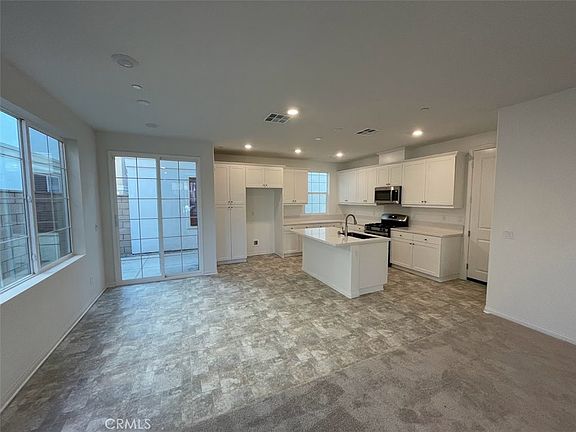 5th image of 15167 Horizon St