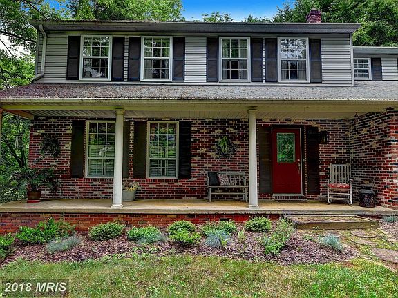 Relaxing front porch