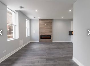 1028 S Oakley Blvd, Chicago, IL 60612