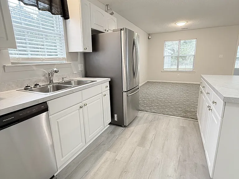 1132 Lancelot Ln — Photo 12