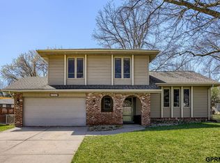 7563 Drexel St, Ralston, NE 68127