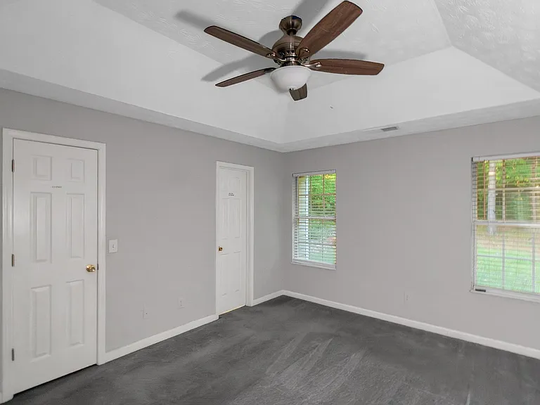 585 Mountainview Dr — Photo 17