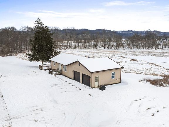 3rd image of 4115 Nichols Ridge Rd