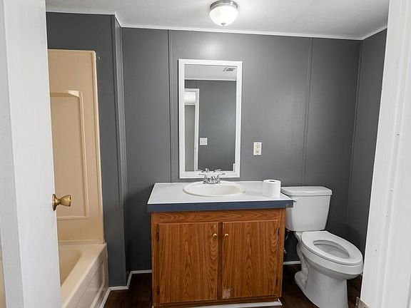 4th image of 900 Stewart St Trlr 18
