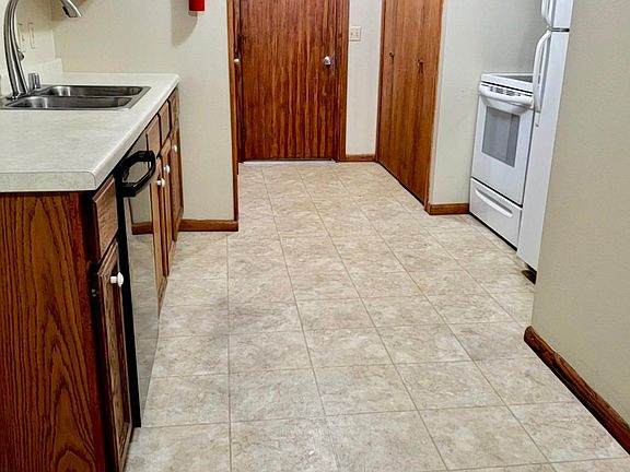 2nd image of 3304 Oak Knoll Dr