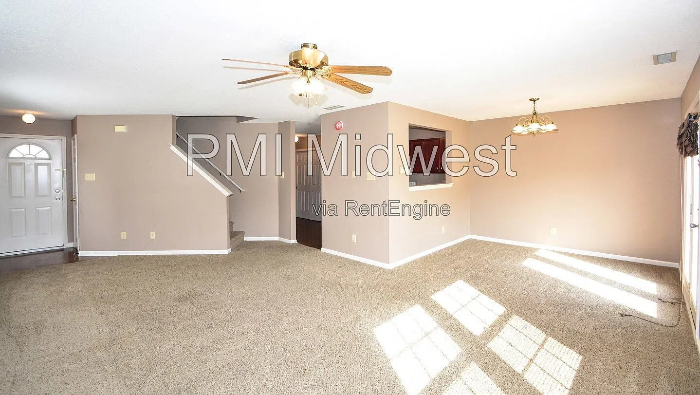 3 bed, 2.5 bath, 1744 sqft, $1,800 — Photo 4