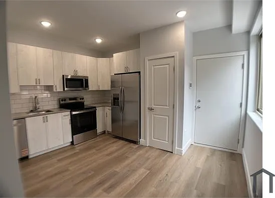 3221 N 13th St #B — Photo 2