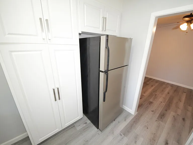 The Royalton Apartments — Photo 8