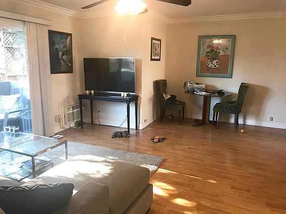 2nd image of 105 S Hayworth Ave