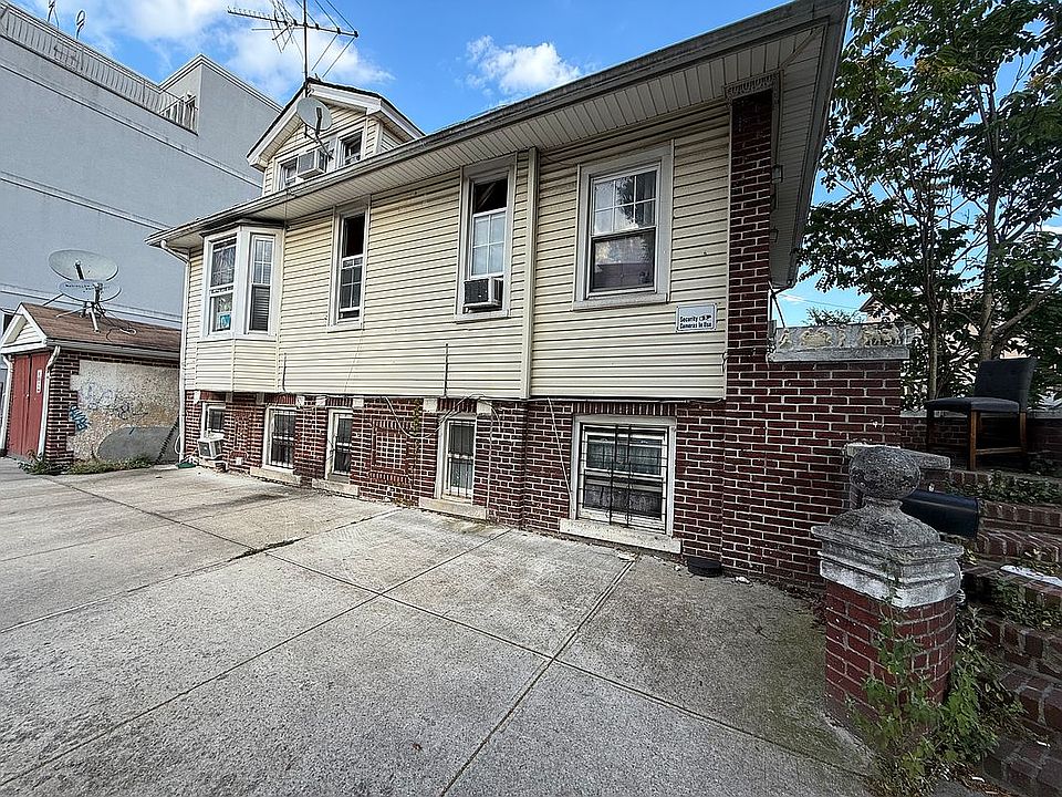 2nd image of 2957 Brighton 1st St
