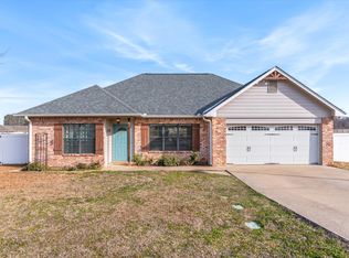6030 Suncrest Dr, Athens, TX 75752