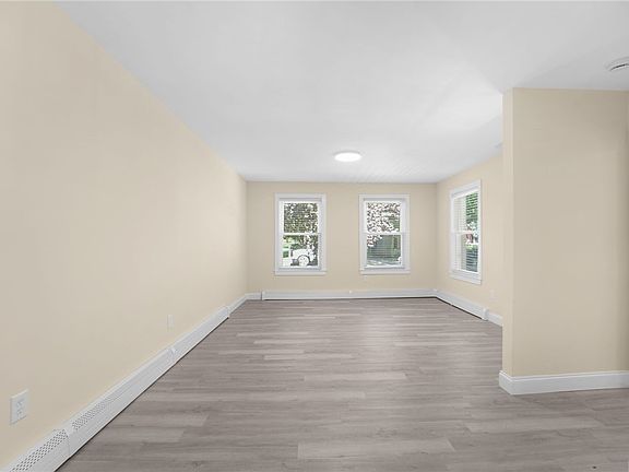 4th image of 325 Center St