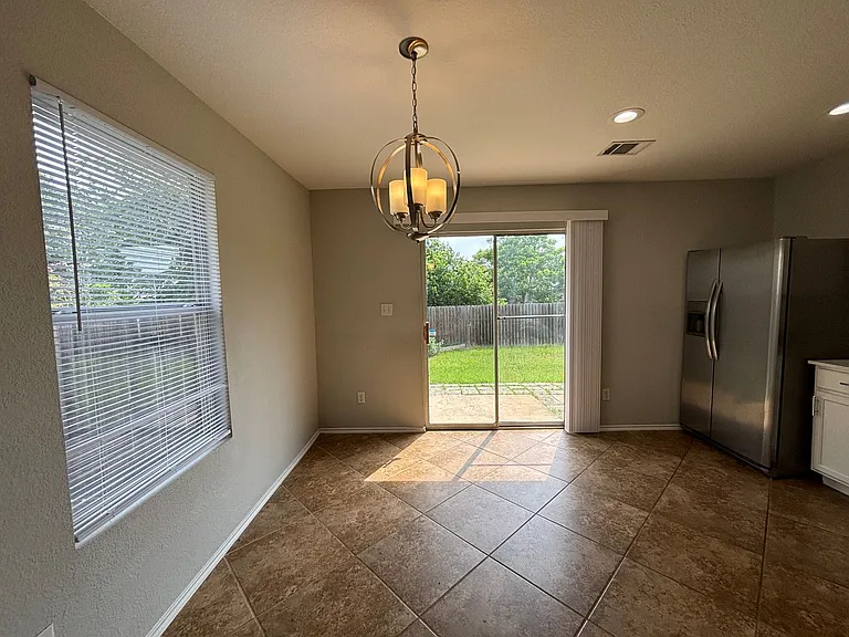 800 Riverway Ln — Photo 33