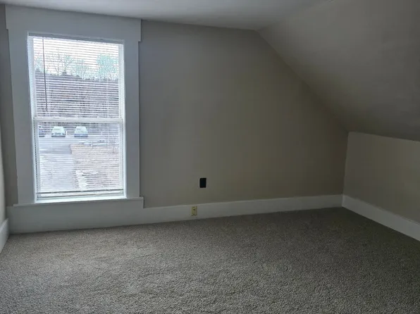 34 Main St Unit 5, Pittsfield, NH 03263