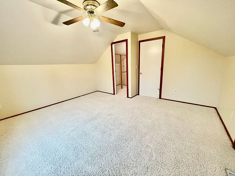6976 NE Stanton St — Photo 31
