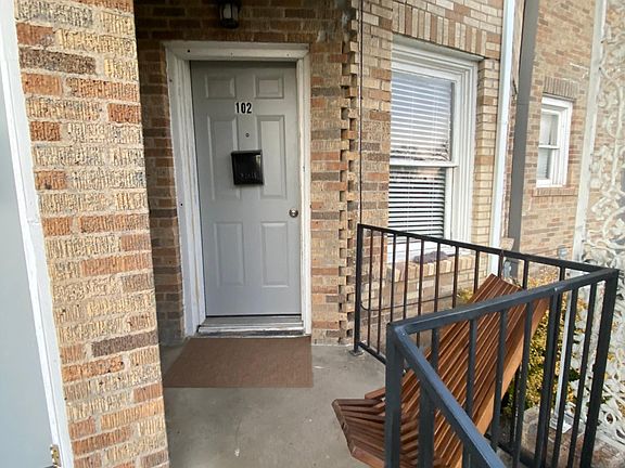 2nd image of 1946 Fairmount Ave #102