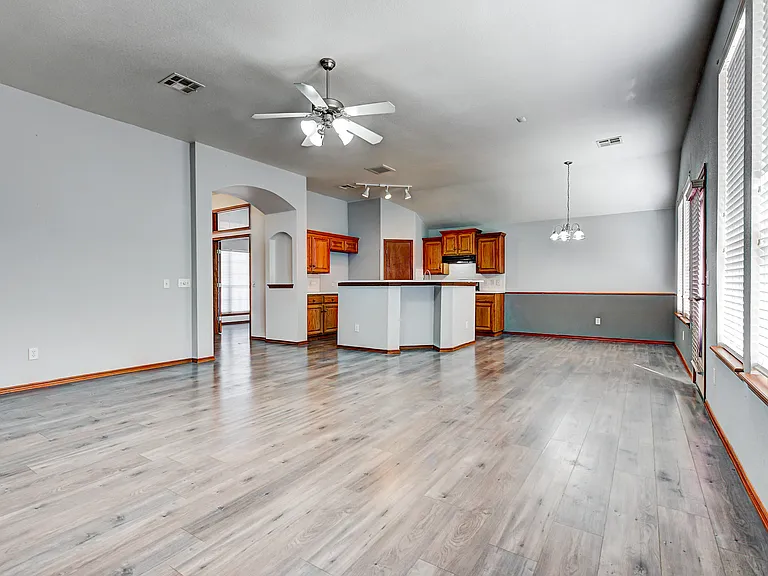 517 Lone Oak Dr — Photo 7