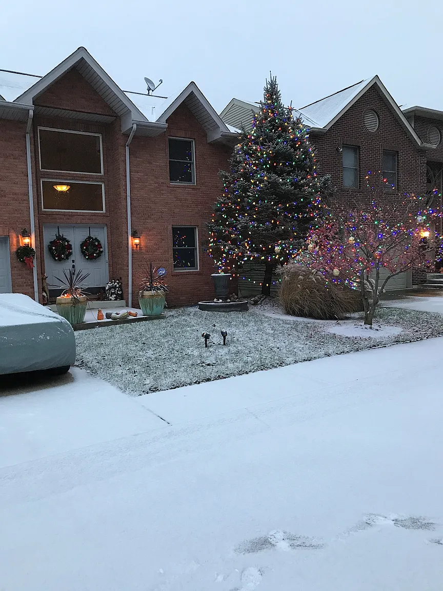 628 Pointe Benton Ln photo 1