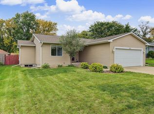 415 Beedle Dr, Ames, IA 50014
