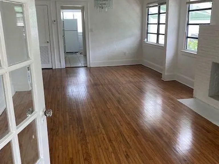909 N B St — Photo 3
