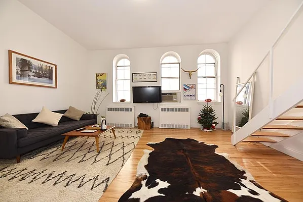 Rented by Buchbinder & Warren | media 29