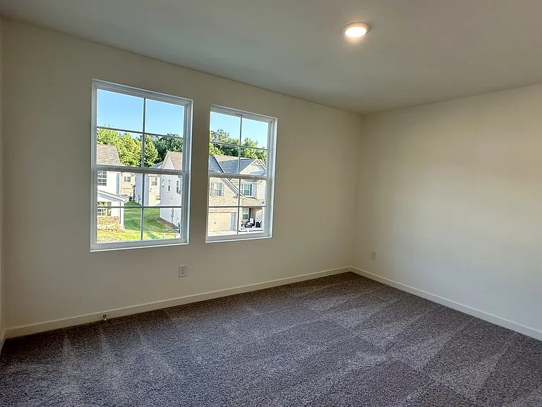 233 Golden Raintree Dr — Photo 12