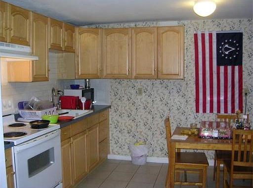 3rd image of 236 Low St APT 7
