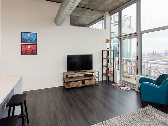 3rd image of 50 E 16th St Unit 1301