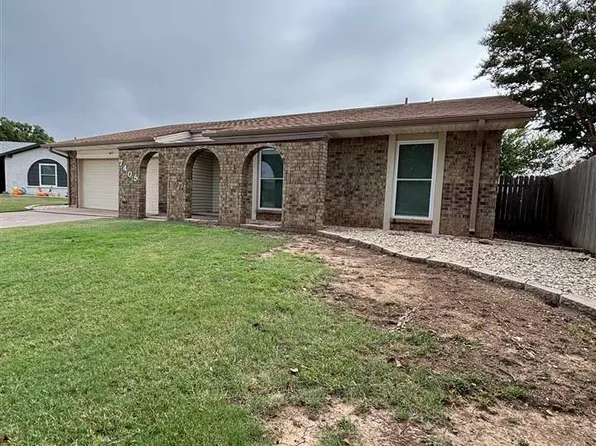 7405 NW Hunter Rd, Lawton, OK 73505