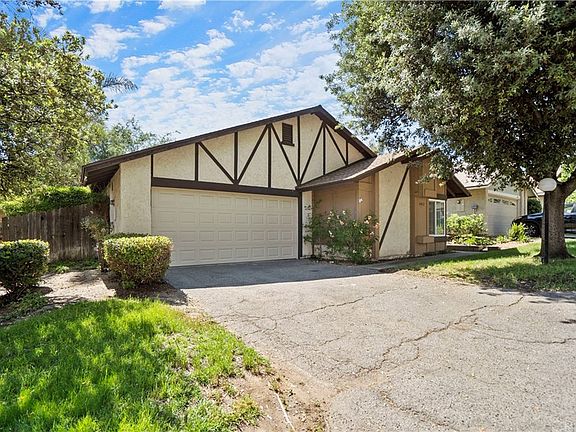 3rd image of 14052 Fenton Ln