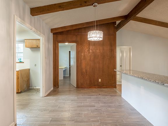 2nd image of 1500 White Cir