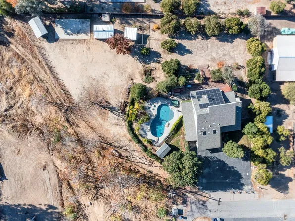 17135 N Burroughs Ave, Friant, CA 93626