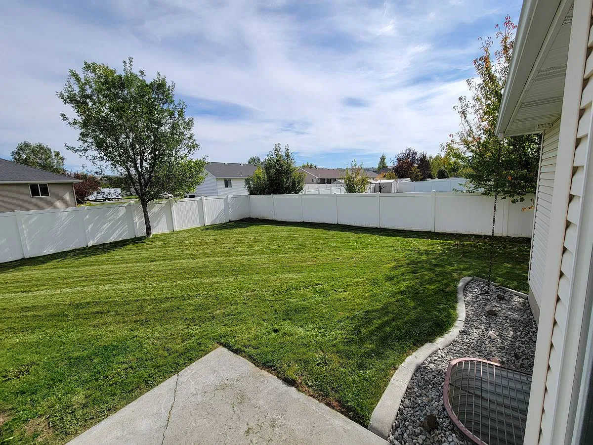 5 bed, 3200 sqft, $2,500 — Photo 3