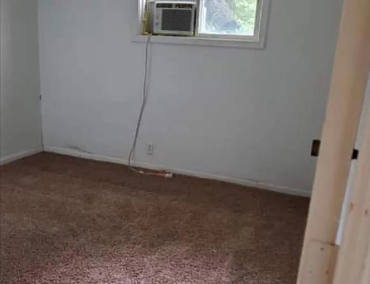 22 Greenbrier Dr #B — Photo 8