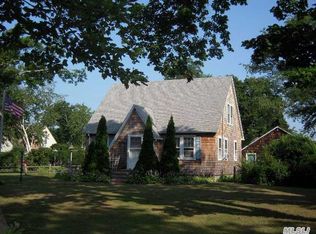 520 Corwin St, Riverhead, NY 11901