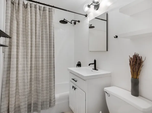 708 Washington Street 5B image 11 of 11
