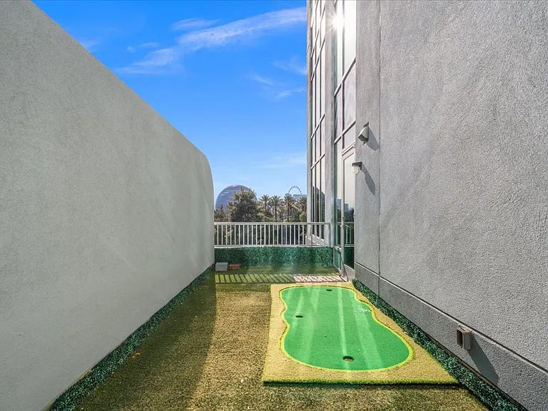 360 E Desert Inn Rd #403 — Photo 19
