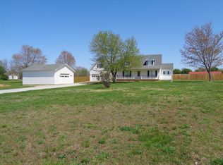 936 Grandmere Rd, Lawrenceburg, TN 38464