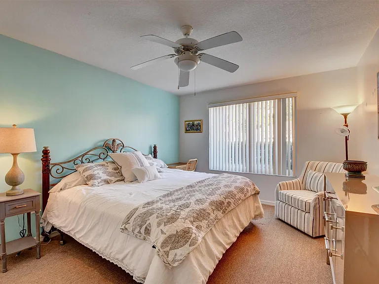 703 Villa Cir #703 — Photo 7