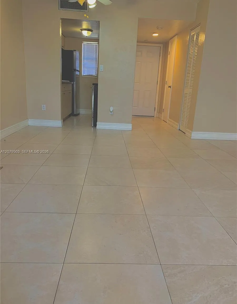 Castle Apts Condo — Photo 1