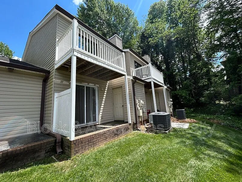 Building Photo - 185 Forest View Dr