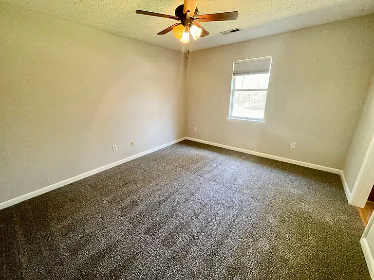 25647 Fairmount Dr — Photo 8