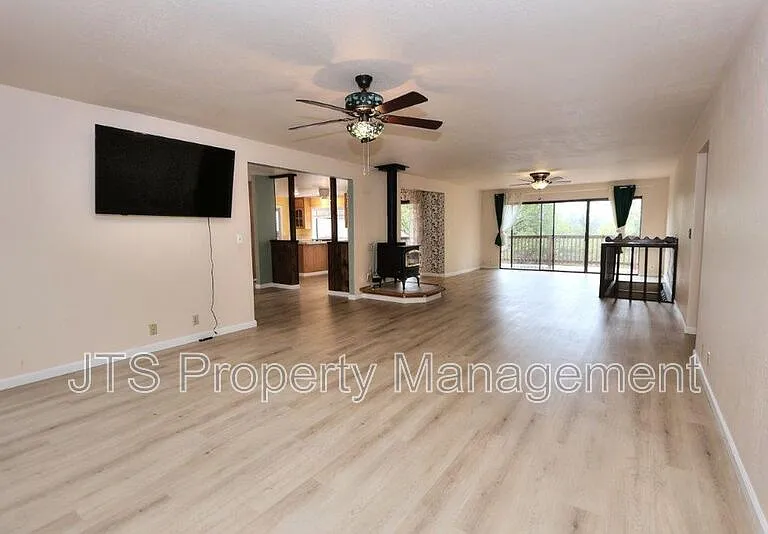 2812 Centennial Ct — Photo 5