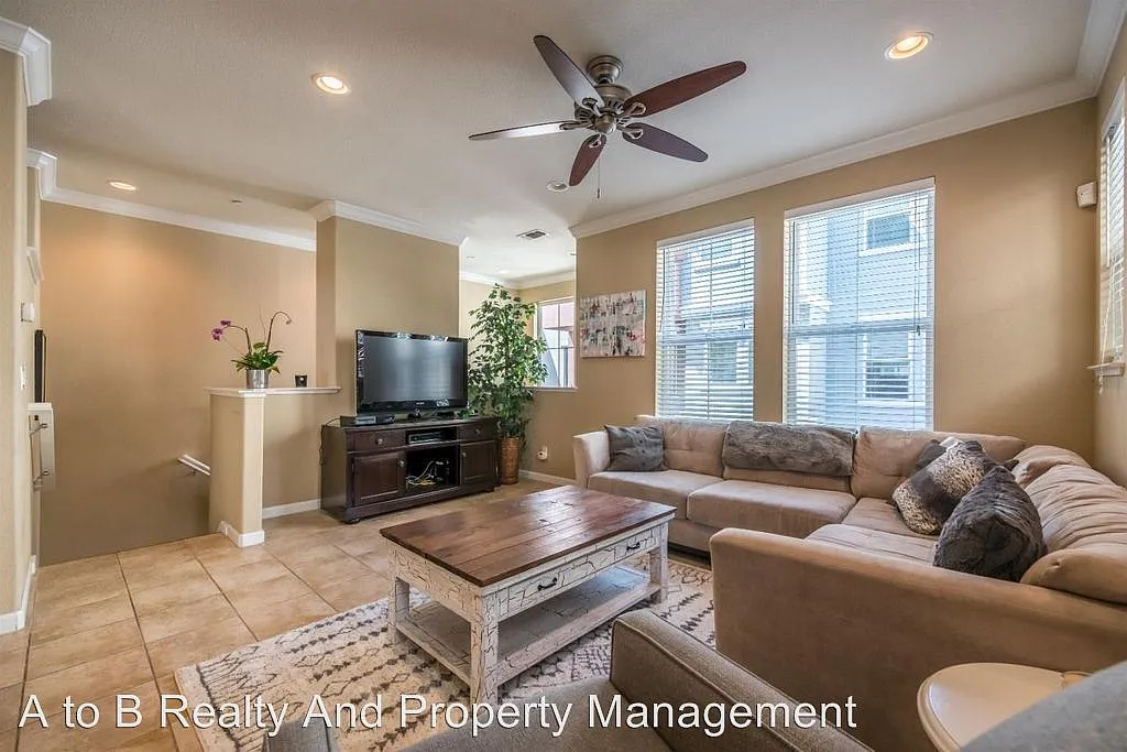 927 Alta Mar Ter photo 1