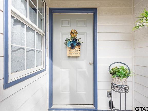 3rd image of 289 Acapulco Rd