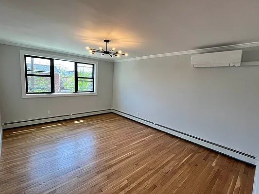 Rented by Hudson Exclusive Inc | media 25